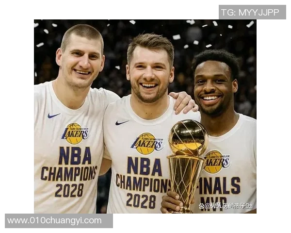 小里与拉拉维亚合影NBA商店东契奇调侃球迷买不买自己球衣 小里与拉拉维亚合影NBA商店东契奇调侃球迷买不买自己球衣
